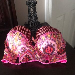 Beautiful bustier bra  Victoria’s Secret size 36C